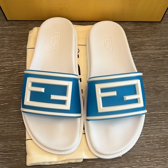 Fendi Pool Zucca FF Logo Slides - Picture 6 of 10